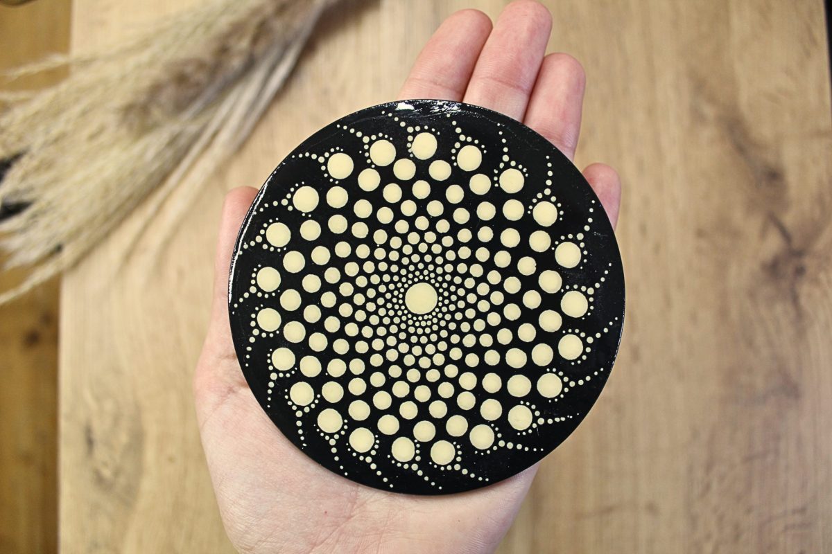 Kamniti podstavek Mandala - ročno narisana mandala, bež, 10 cm