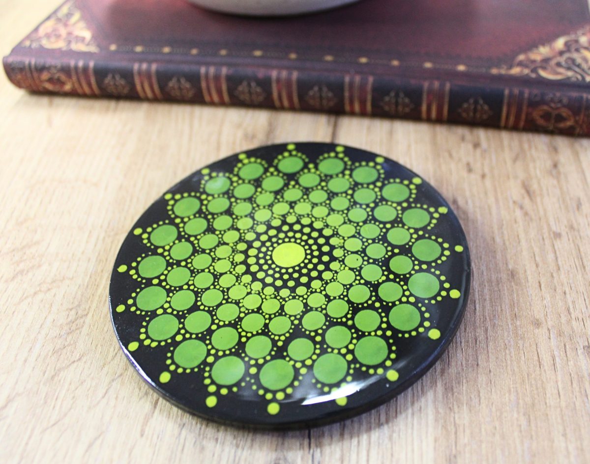 Kamniti podstavek Mandala - ročno narisana mandala, zelena 1, 10 cm - Image 3